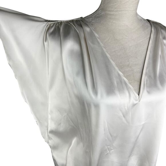White House Black Market Flutter Sleeve V-Neck Top Ecru XL Satin New - Picture 4 of 12